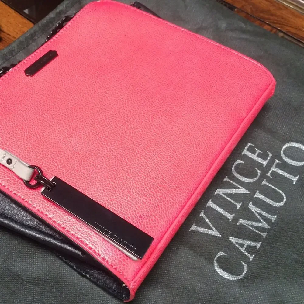 Vince Camuto 